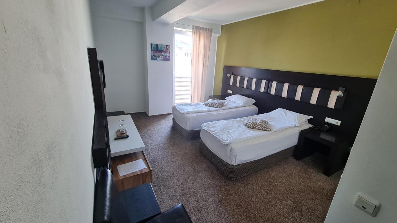 Hotel Sydney Крайова Экстерьер фото